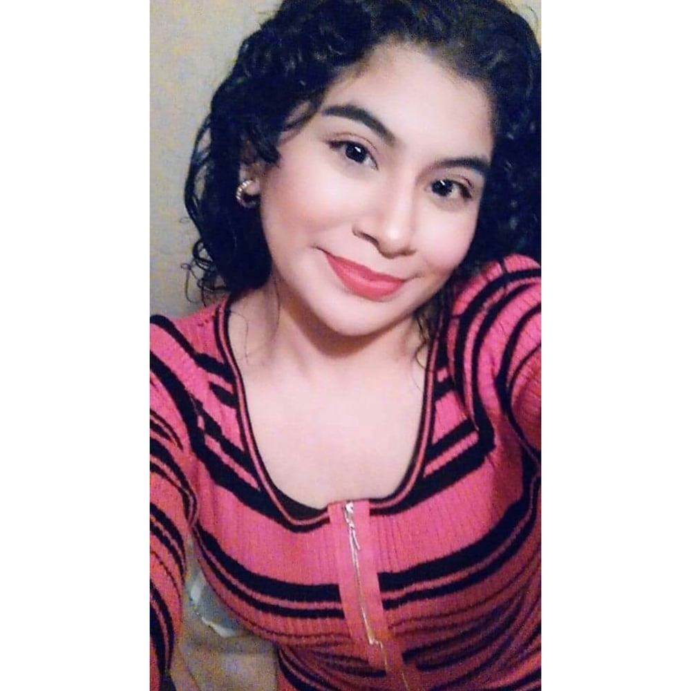 Meet your Posher, Dayana